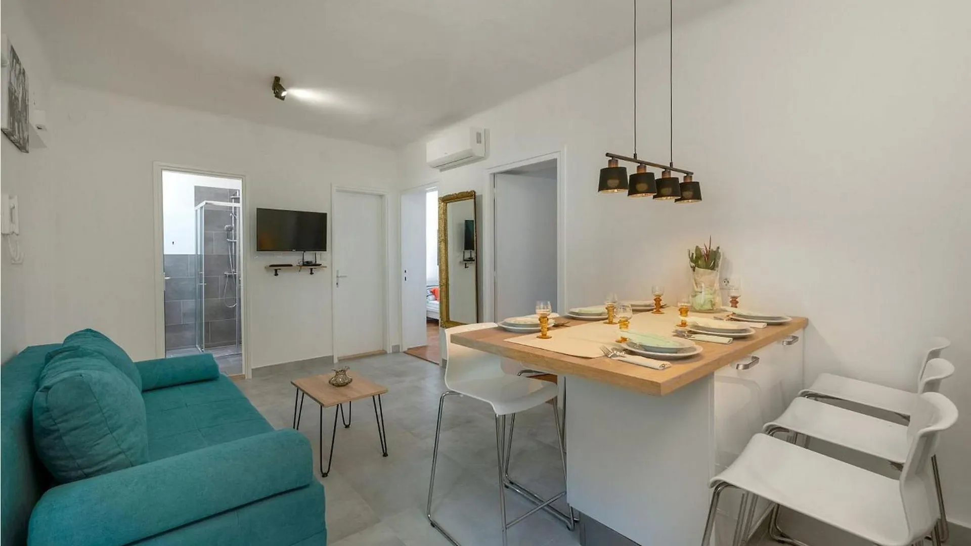 Old Place Apartment Pula