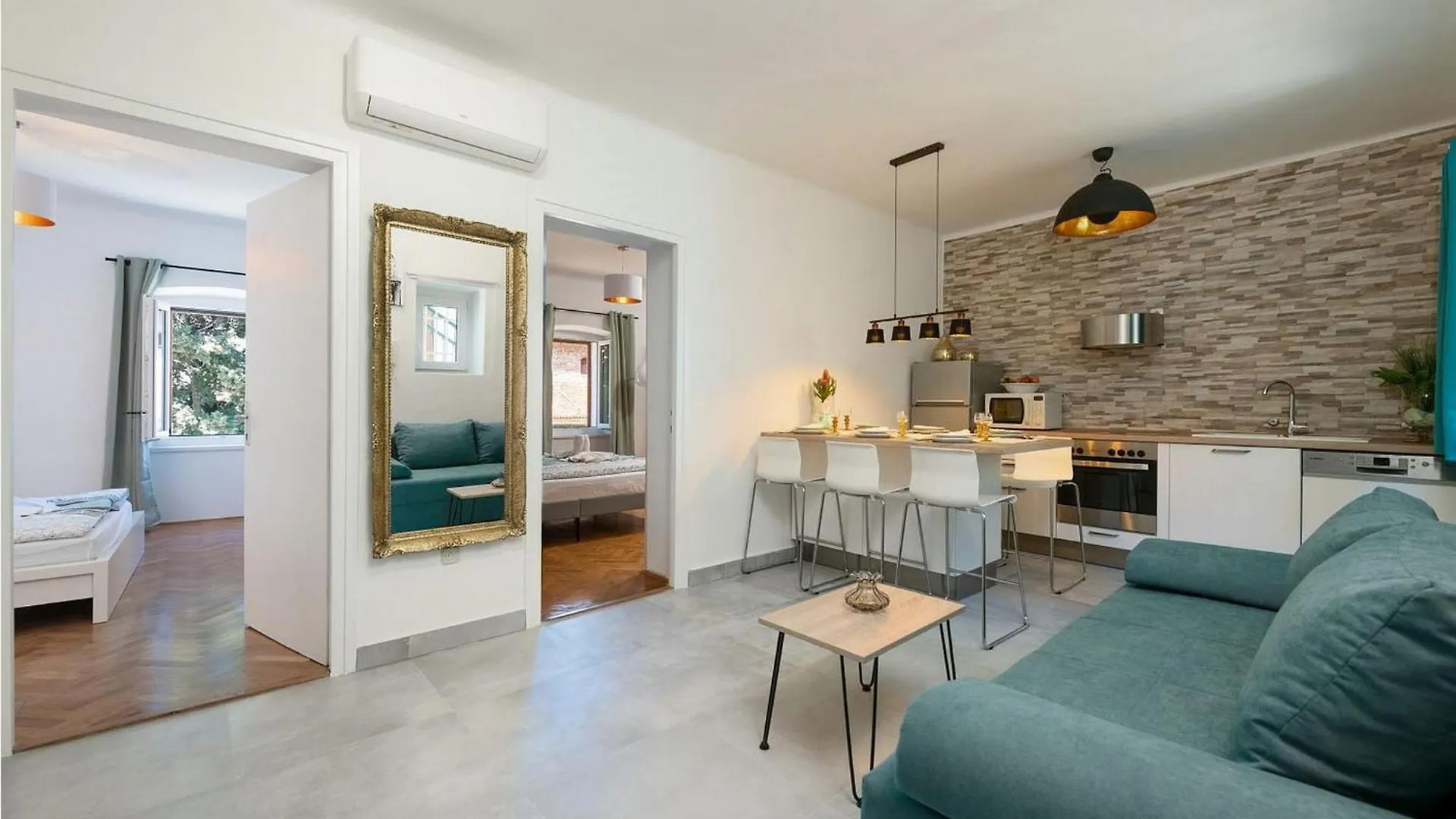 Old Place Apartment Pula